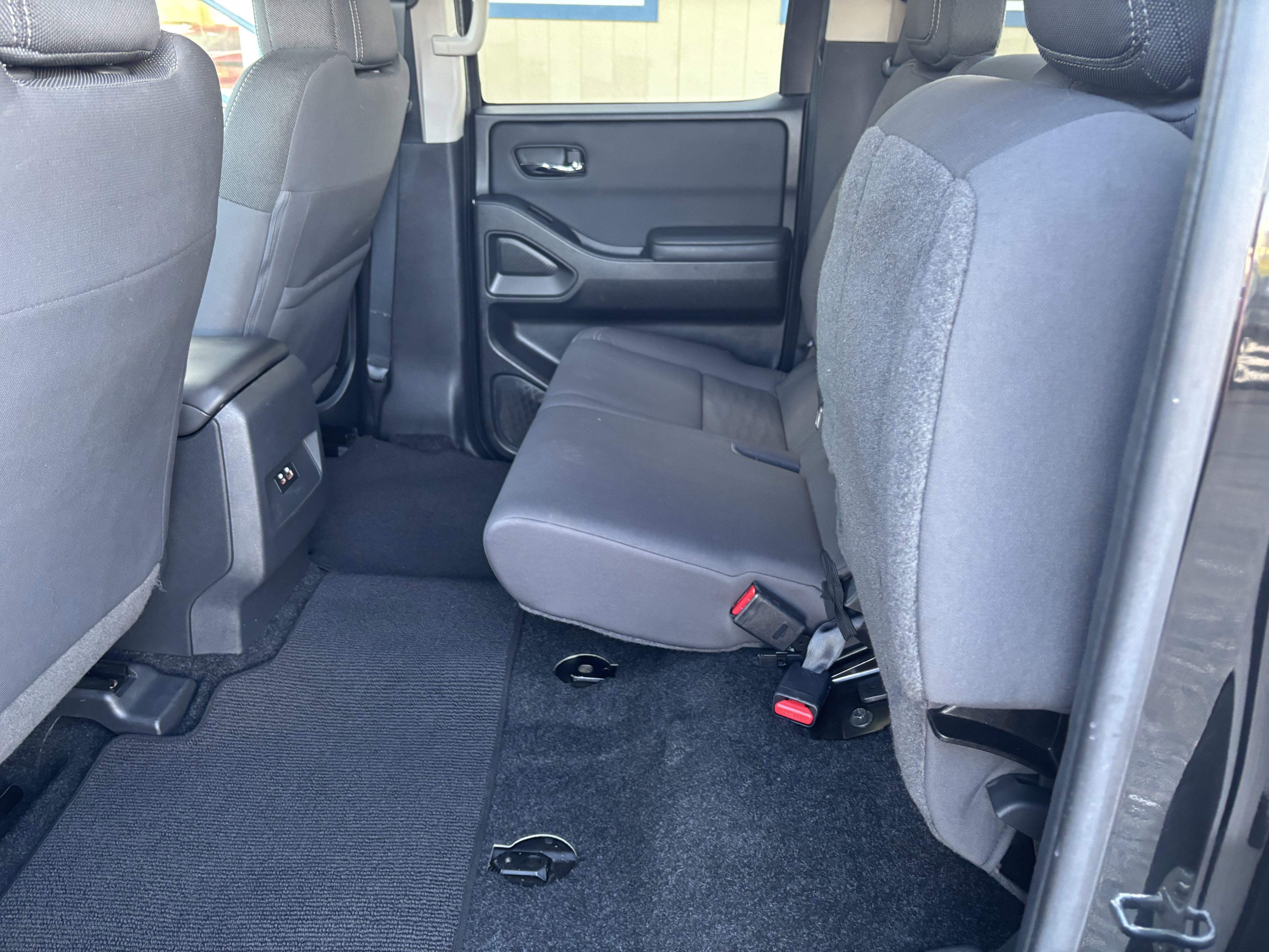 Used 2024 Nissan Frontier SV AWD/4WD image 25