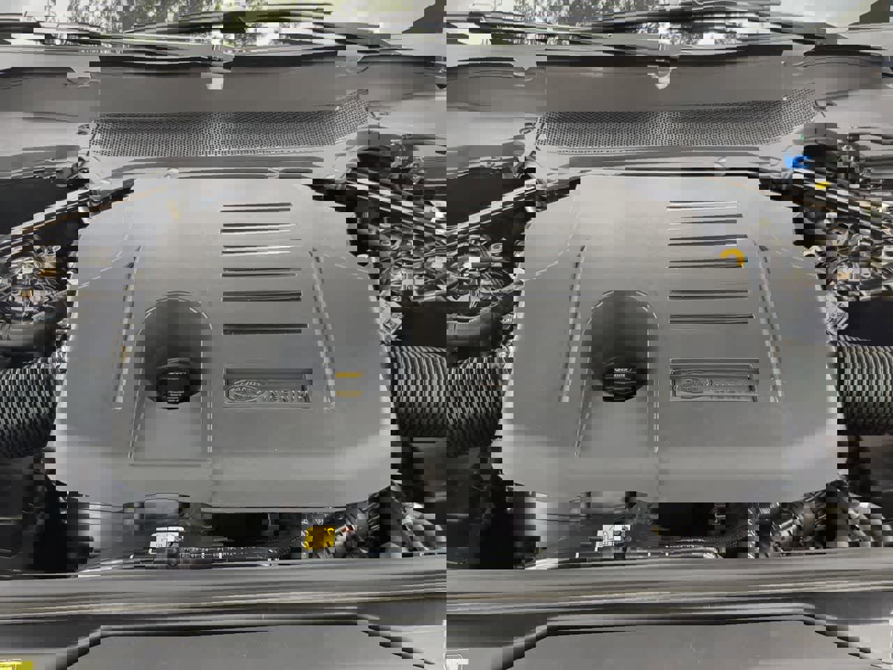 Used 2025 Land Rover Discovery Dynamic SE image 15