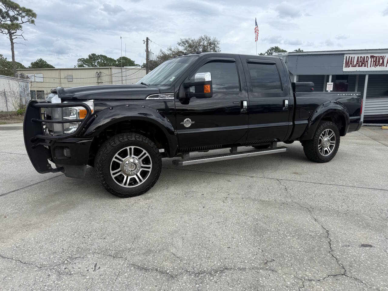 Used 2016 Ford F250 Platinum image 2