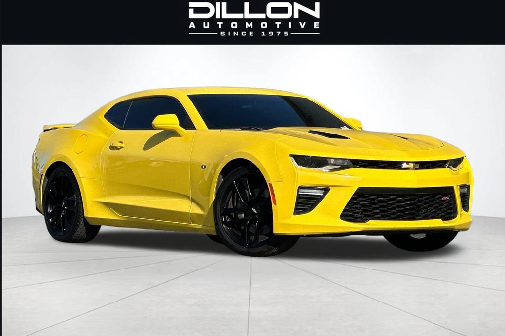 Used 2016 Chevrolet Camaro SS RWD image 2
