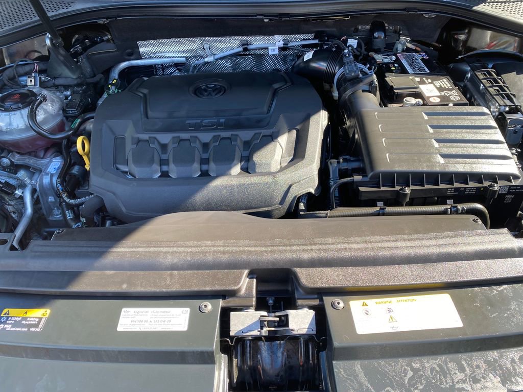 Used 2023 Volkswagen Tiguan SE R-Line image 10
