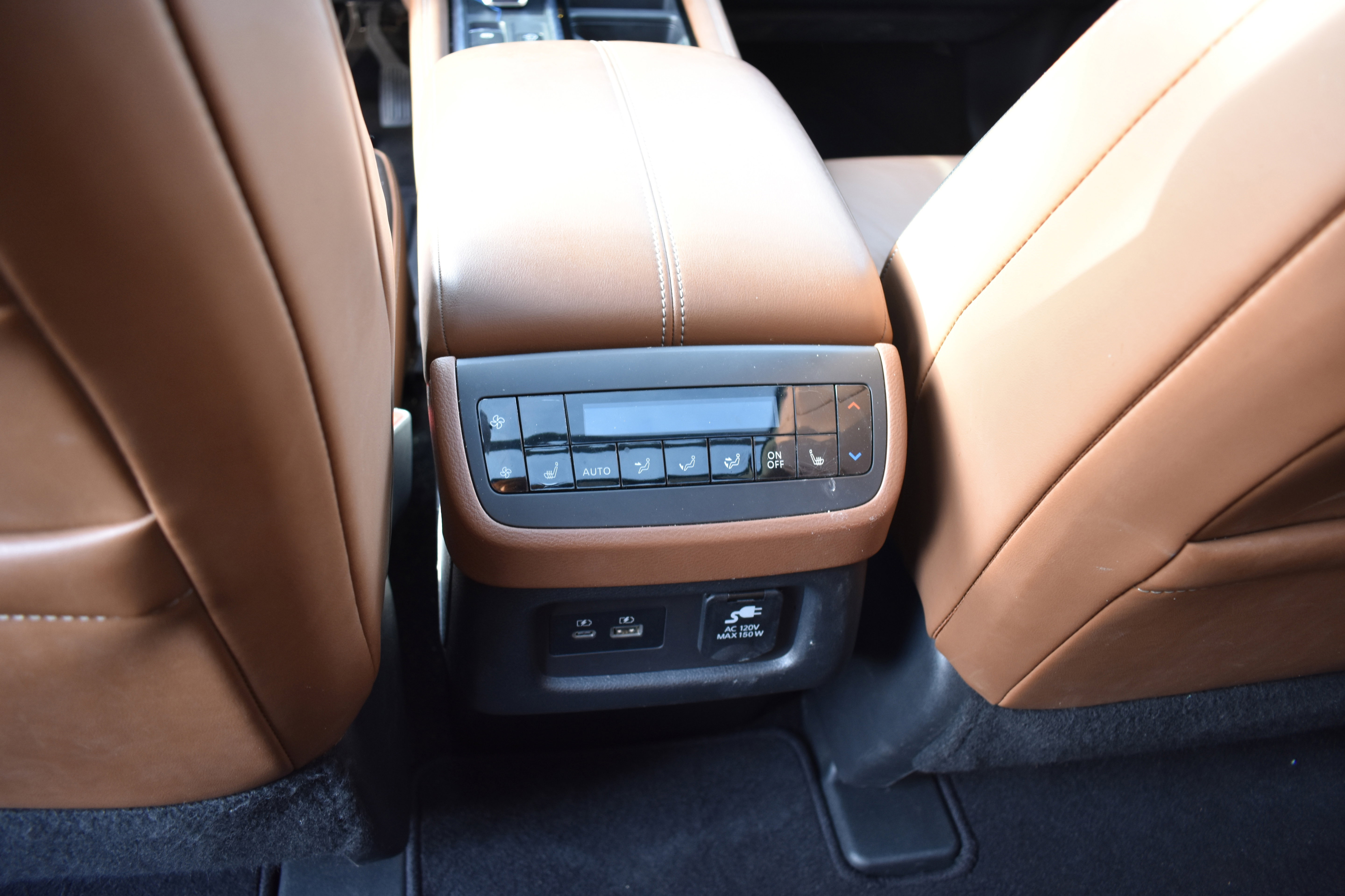 Used 2022 Nissan Pathfinder Platinum w/ Cargo Package image 33