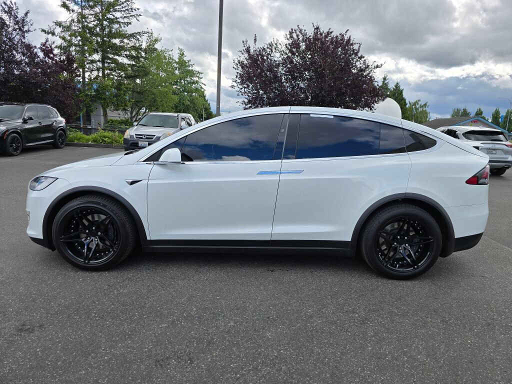Used 2018 Tesla Model X 75D AWD/4WD image 4