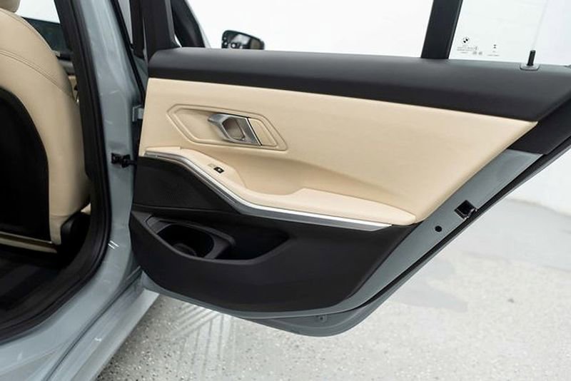Used 2025 BMW 330i xDrive w/ M-Sport Package image 29