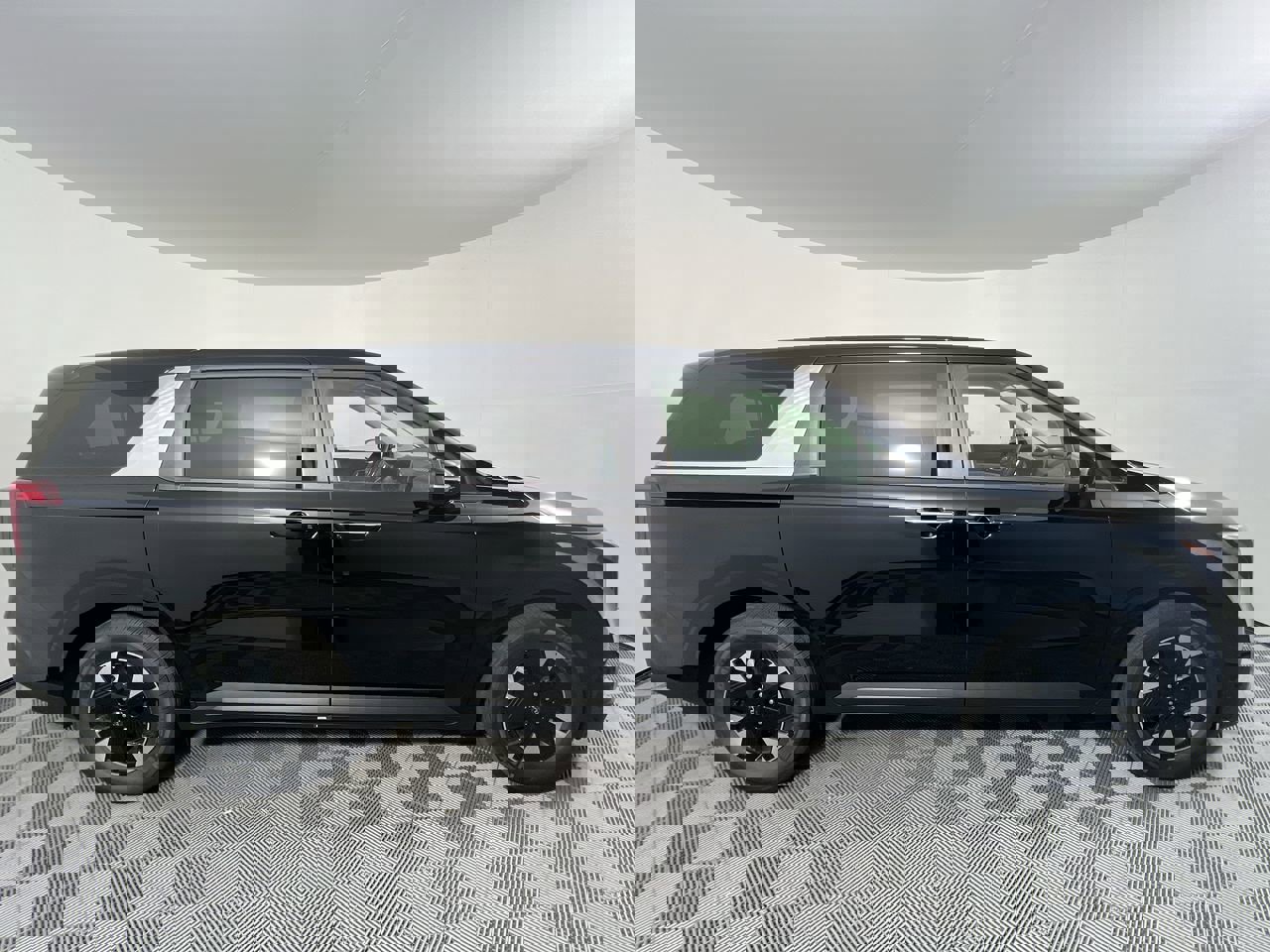 New 2026 Kia Carnival LXS image 2