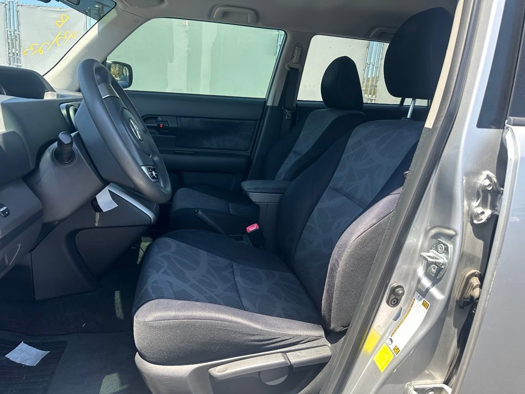Used 2012 Scion xB FWD image 10