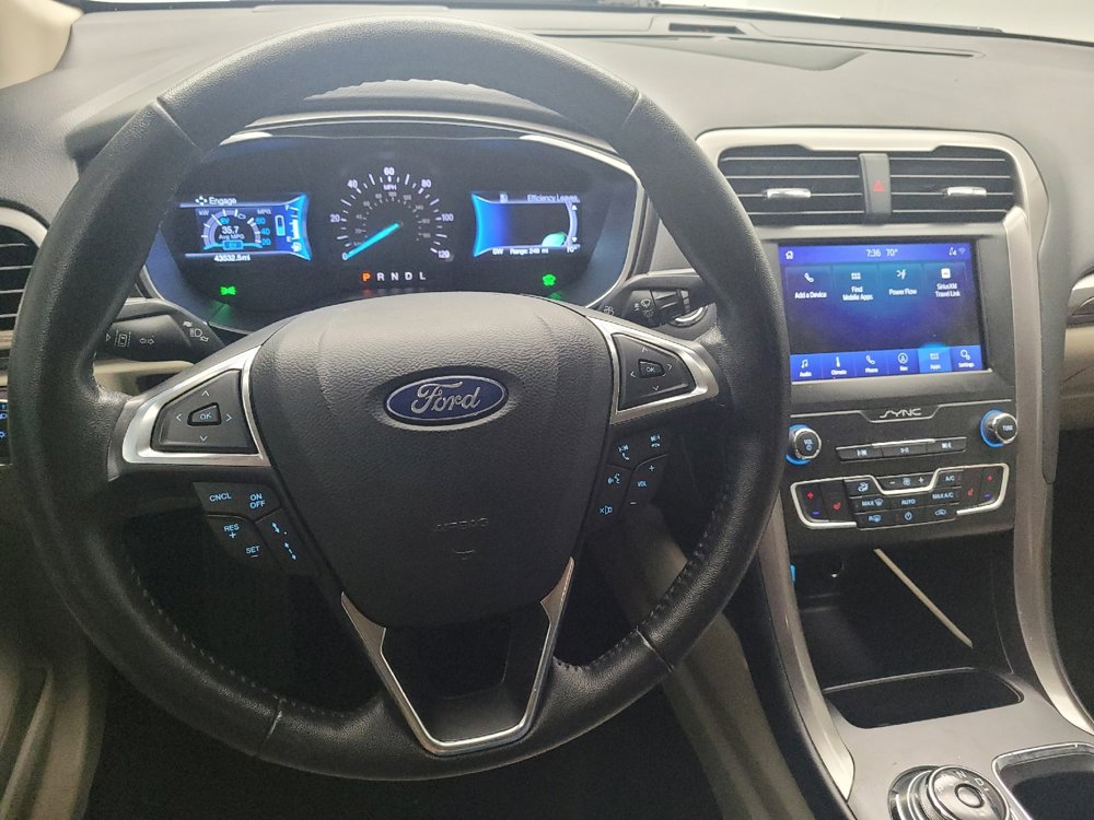 Used 2019 Ford Fusion SEL image 22