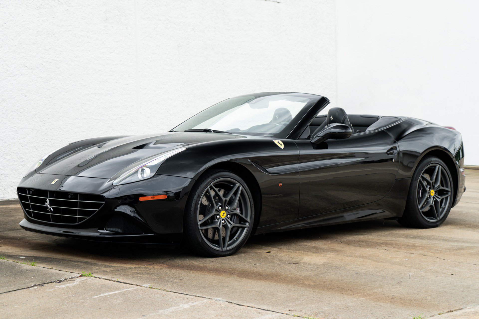 Used 2018 Ferrari California T RWD image 7