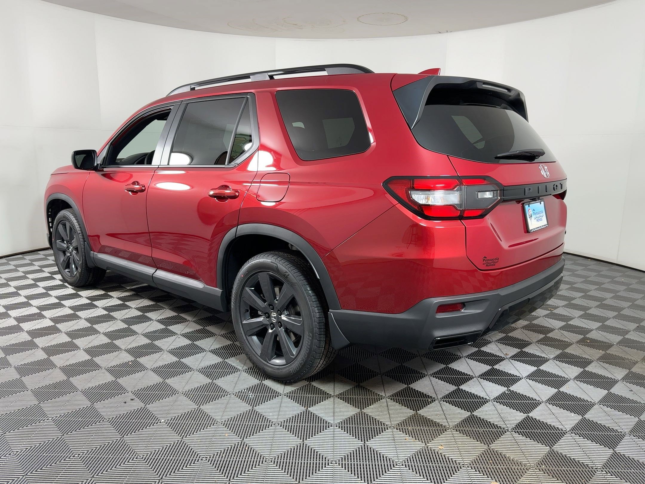 New 2026 Honda Pilot Sport image 2