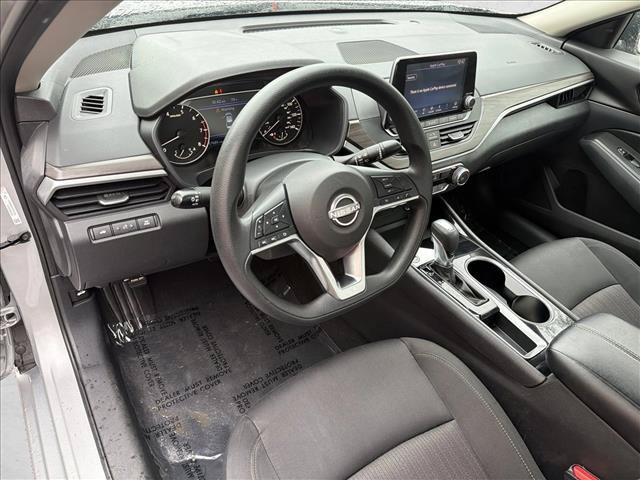 Used 2024 Nissan Altima 2.5 SV FWD image 13