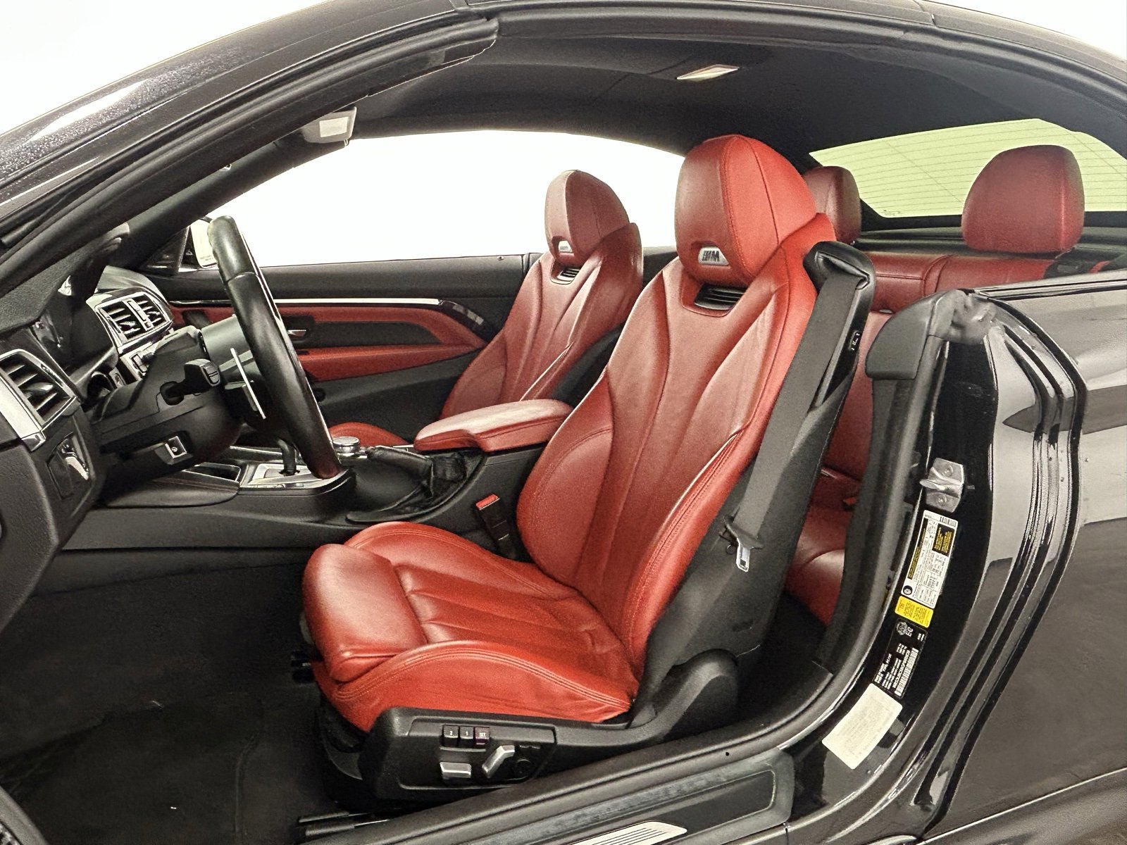 Used 2016 BMW M4 Convertible image 31