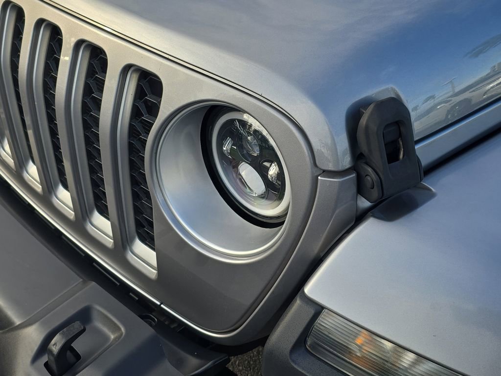 Used 2020 Jeep Gladiator Overland image 7
