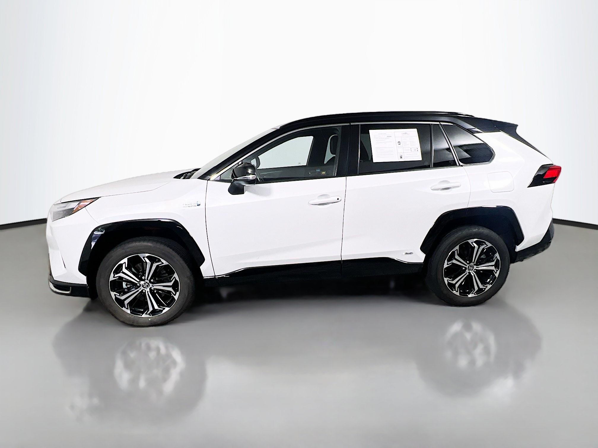 Used 2023 Toyota RAV4 XSE w/ Weather Package AWD/4WD image 9