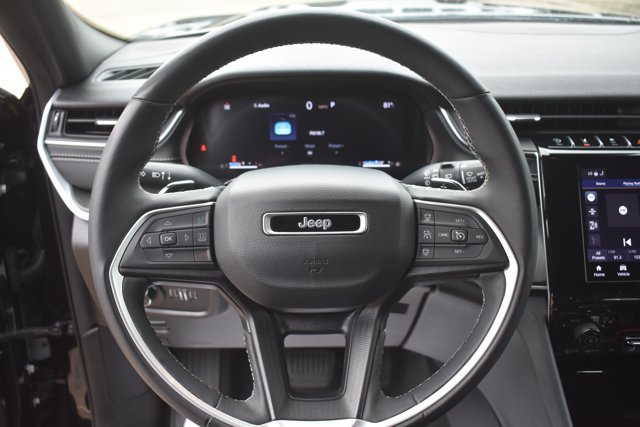 Used 2024 Jeep Grand Cherokee Altitude RWD image 18