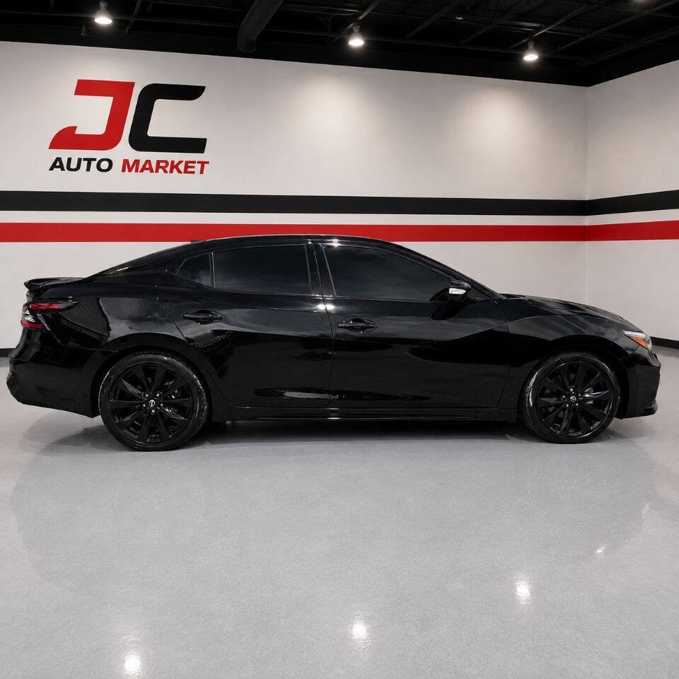 Used 2023 Nissan Maxima SR w/ Sport Mat Group FWD image 6