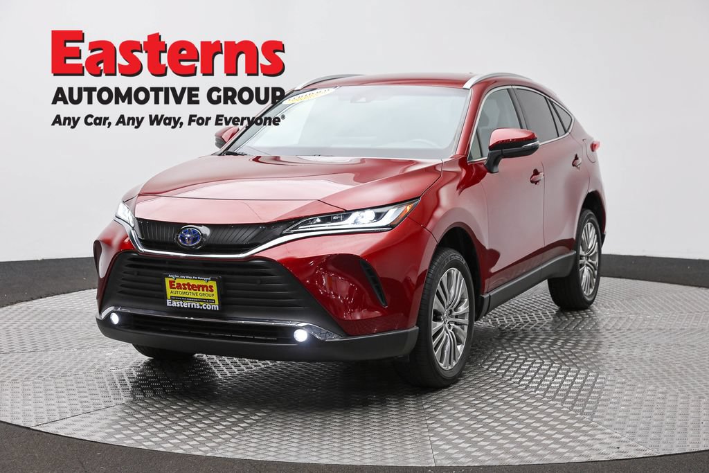 Used 2024 Toyota Venza LE AWD/4WD video 1