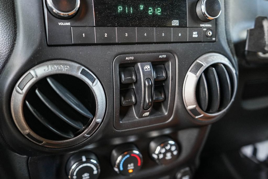 Used 2015 Jeep Wrangler Unlimited Sport w/ Quick Order Package 24S AWD/4WD image 21