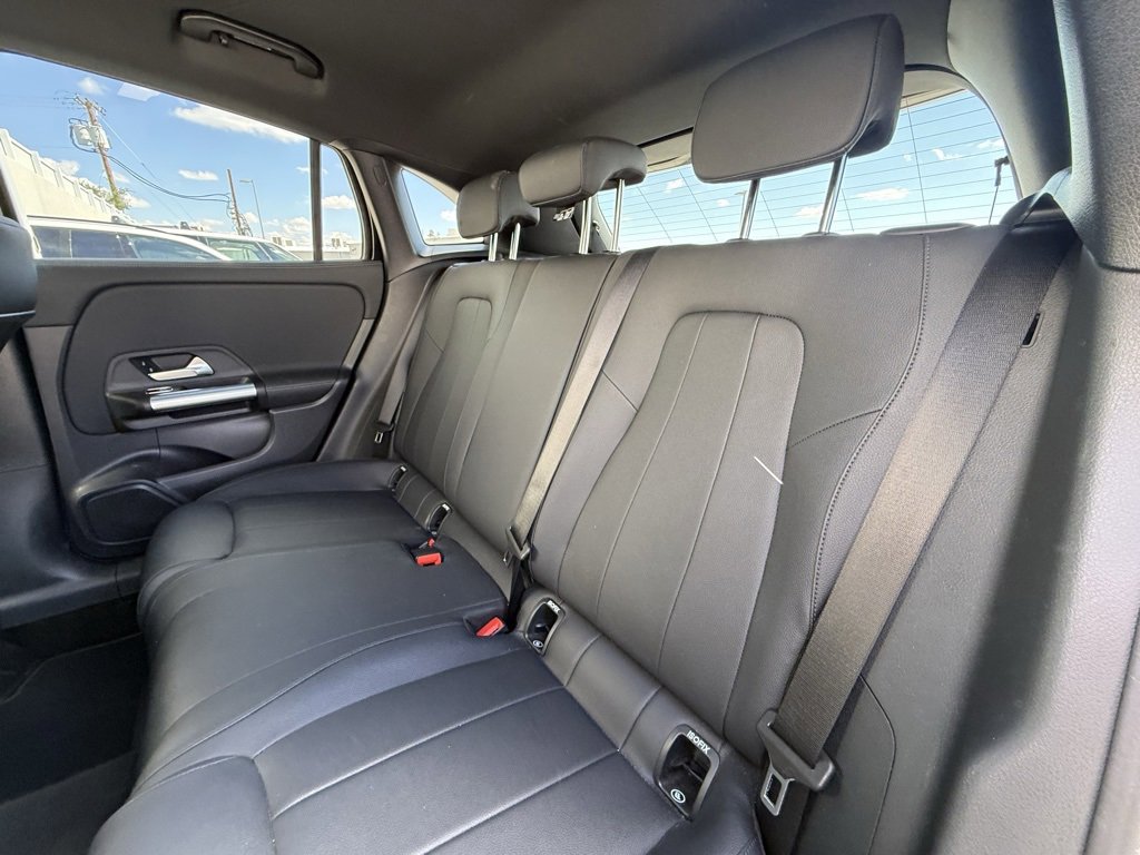 Used 2025 Mercedes-Benz GLA 250 image 7