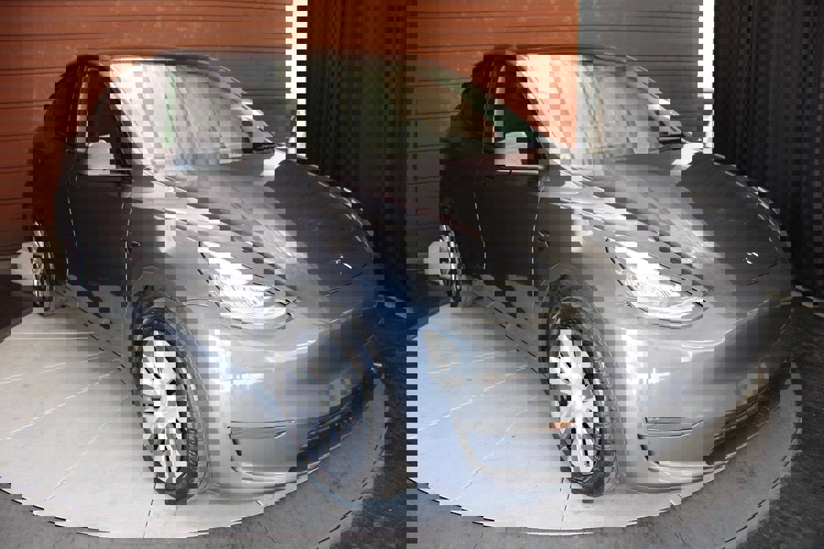 Used 2023 Tesla Model Y Long Range image 14