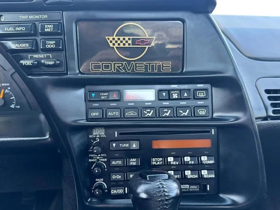 Used 1996 Chevrolet Corvette Coupe image 13