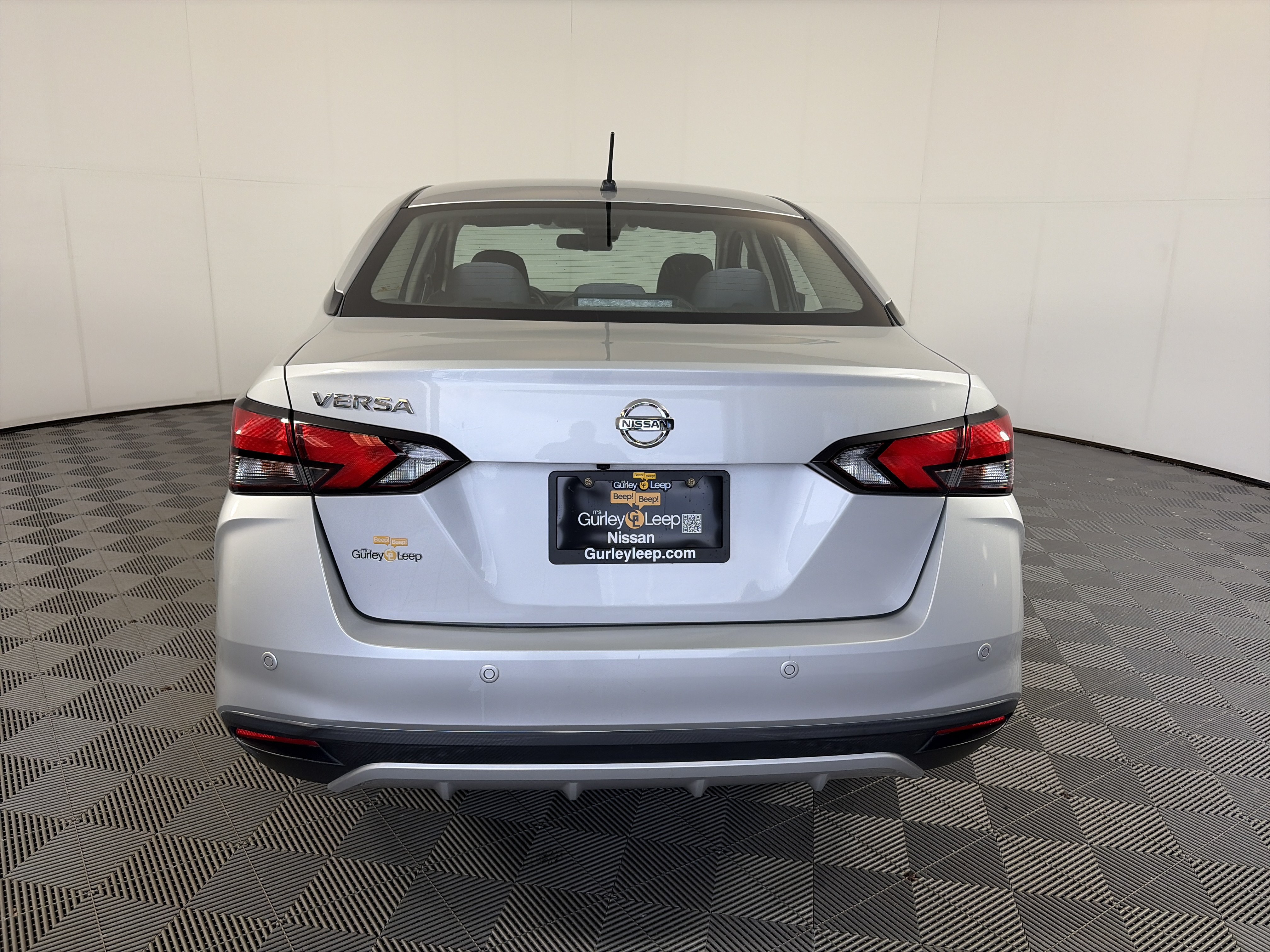Used 2020 Nissan Versa S FWD image 9