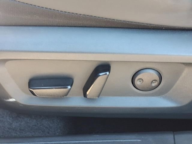 Used 2025 Nissan Rogue SV w/ SV Premium Package image 18