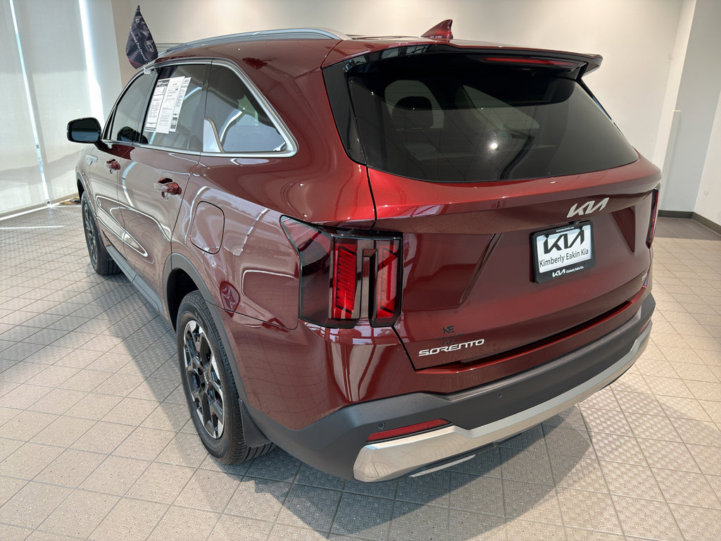 Certified 2025 Kia Sorento S AWD/4WD image 3