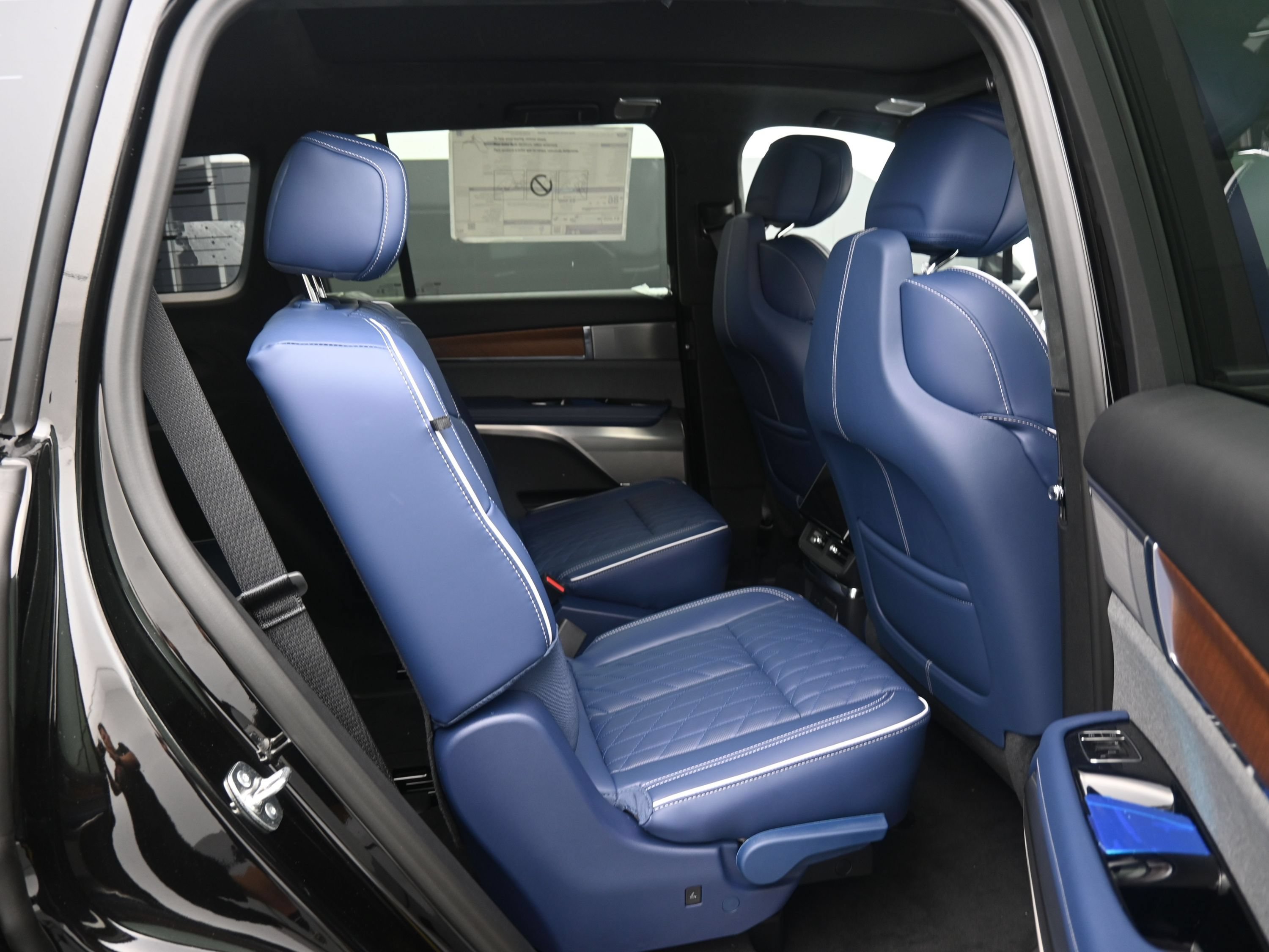 New 2026 Cadillac Vistiq Premium Luxury w/ LPO, Floor Liner Package AWD/4WD image 12