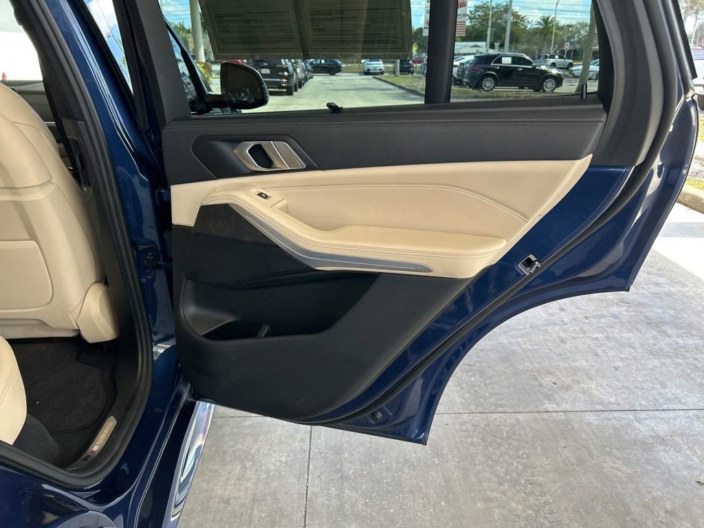 Used 2022 BMW X5 xDrive40i w/ M Sport Package image 34