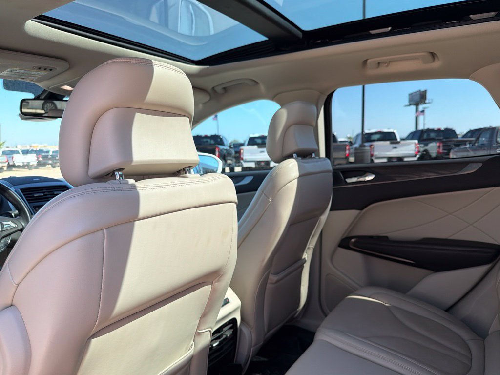 Used 2019 Lincoln MKC Reserve w/ MKC Climate Package FWD image 14
