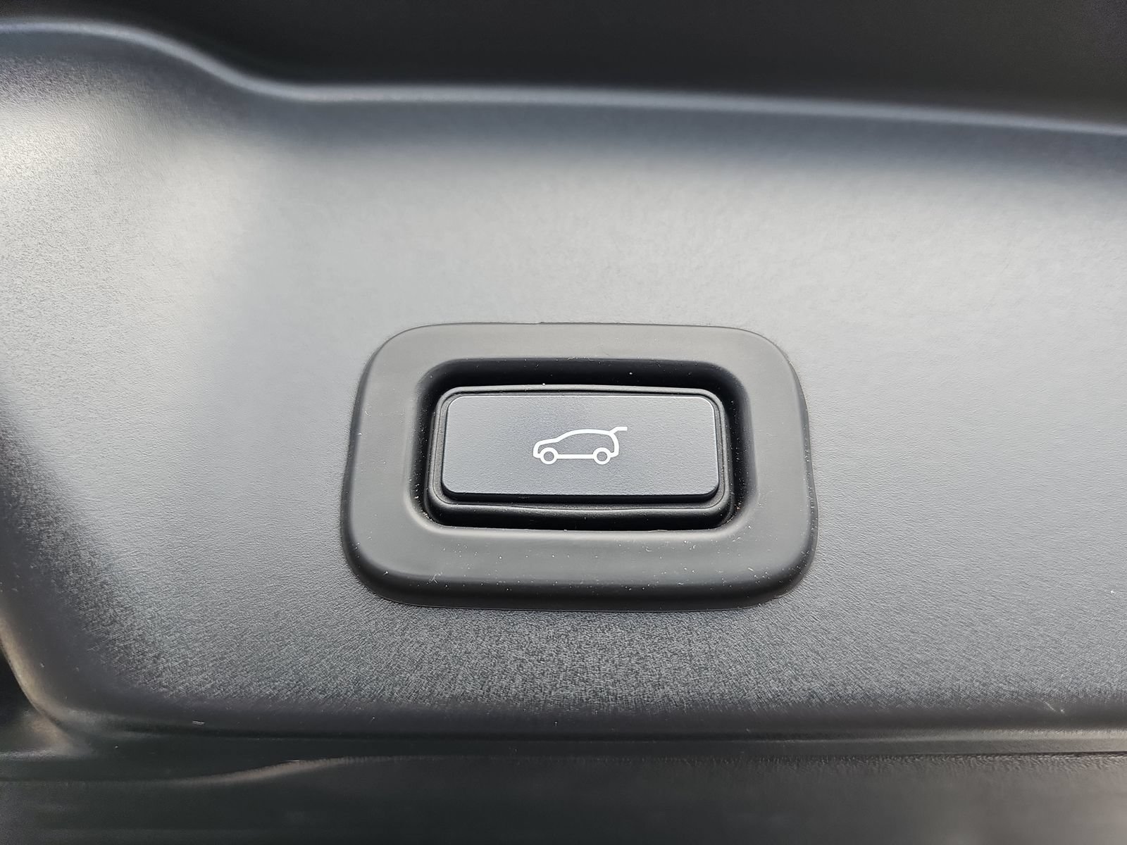 Used 2020 Land Rover Range Rover Evoque S AWD/4WD image 13