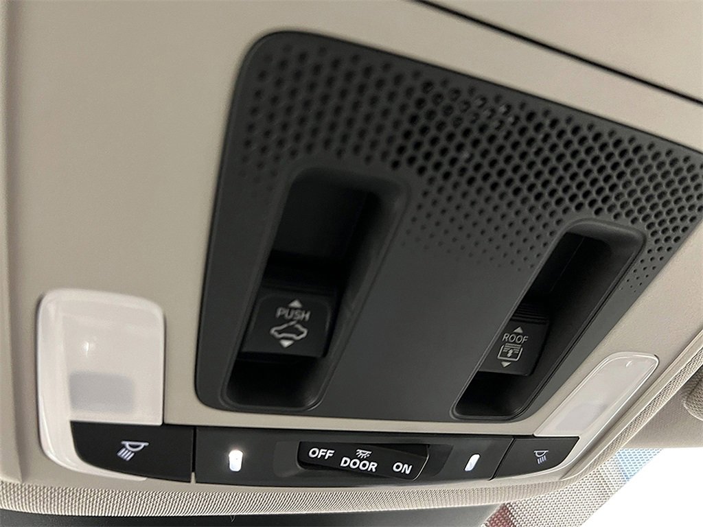 New 2025 Honda Pilot Touring image 17