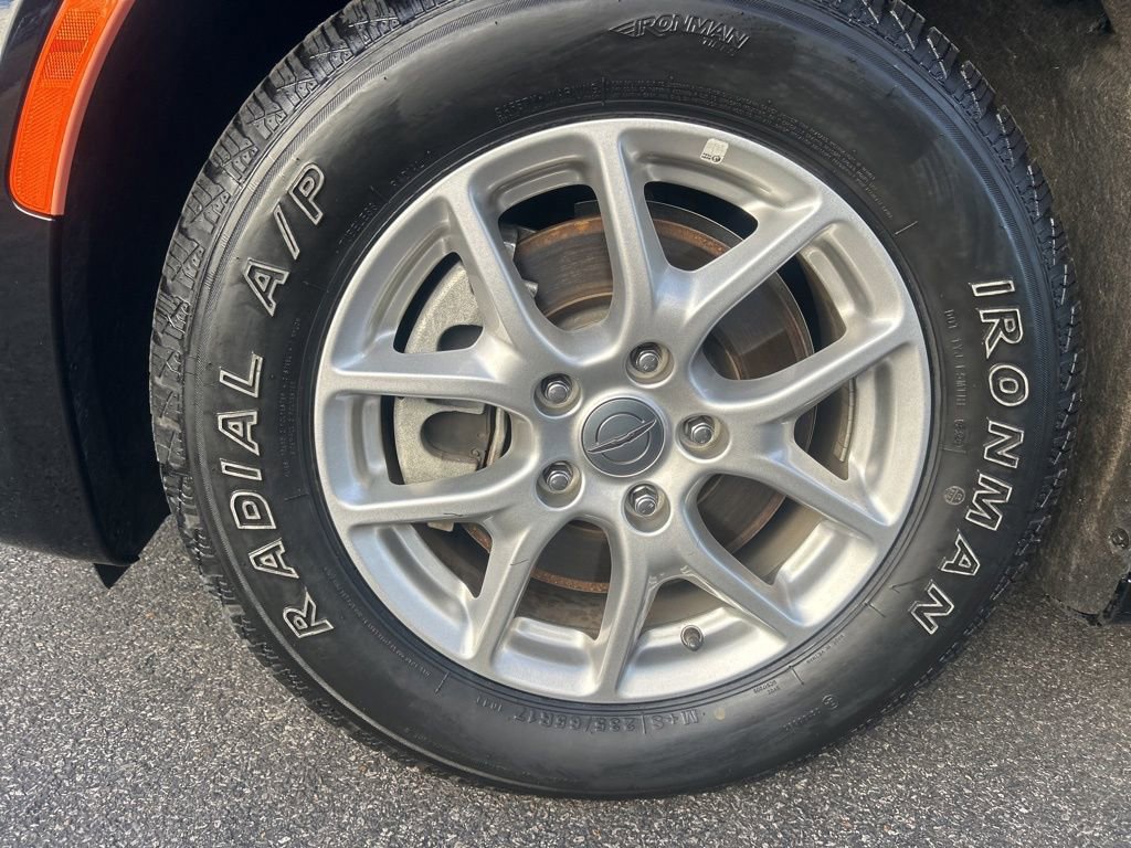 Used 2024 Chrysler Pacifica Touring-L image 40