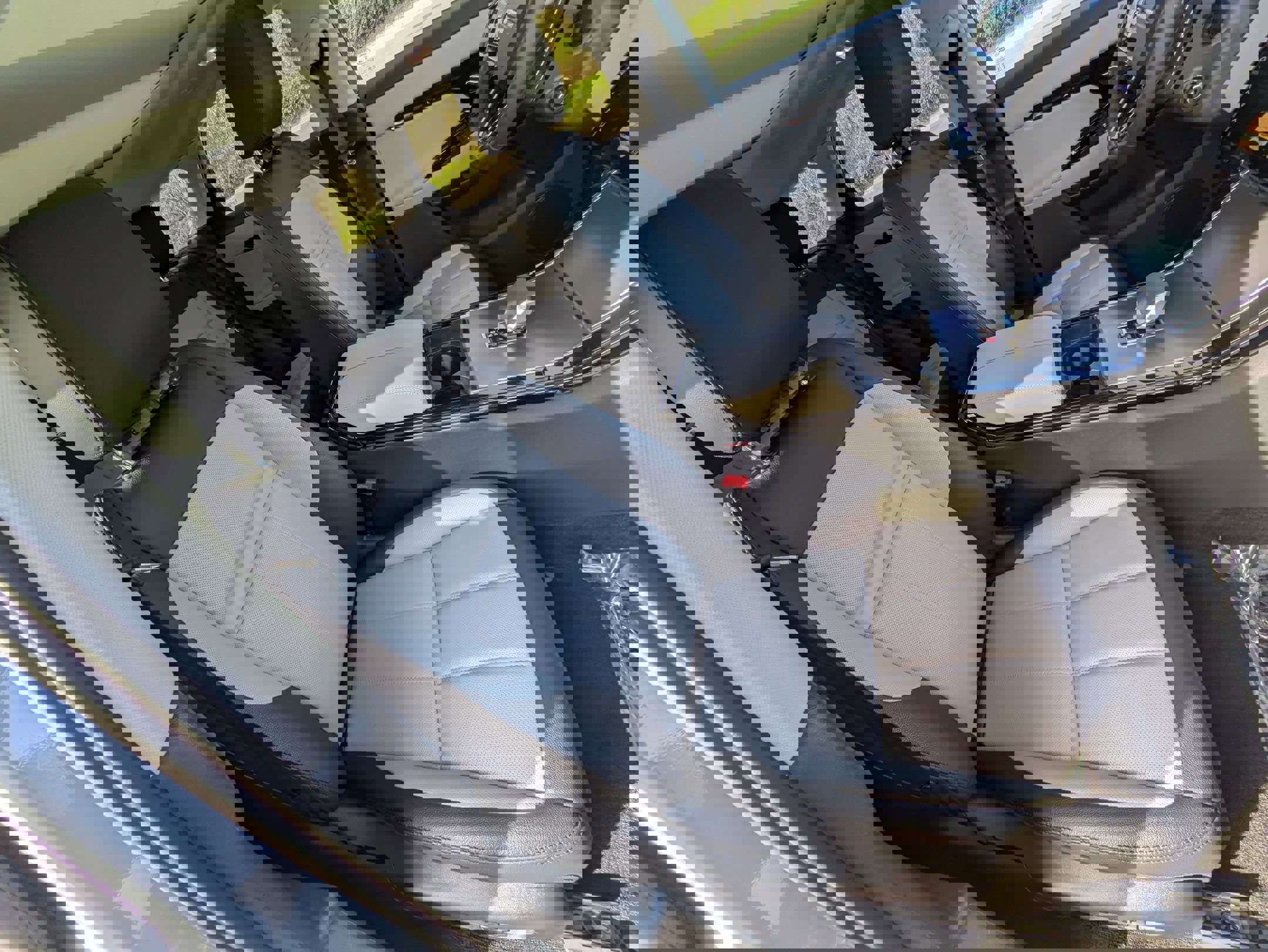 Certified 2025 Land Rover Range Rover Evoque Dynamic SE image 30