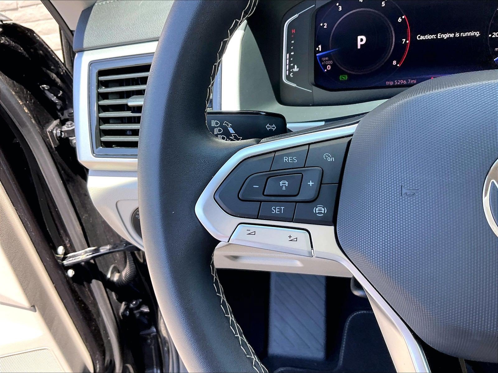 Certified 2023 Volkswagen Atlas SE FWD image 18