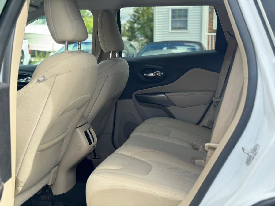 Used 2019 Jeep Cherokee Latitude w/ Cold Weather Group image 13