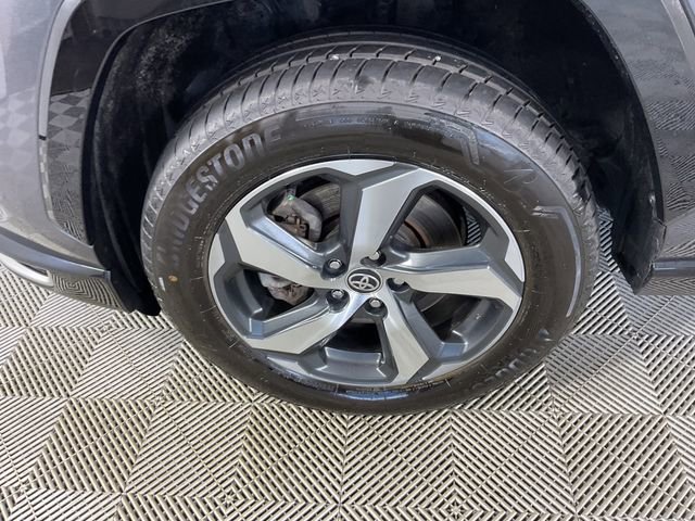 Used 2023 Toyota RAV4 SE w/ Weather & Moonroof Package image 5