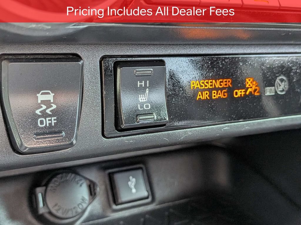 Certified 2020 Toyota RAV4 XSE w/ XSE Grade Weather Package AWD/4WD image 25