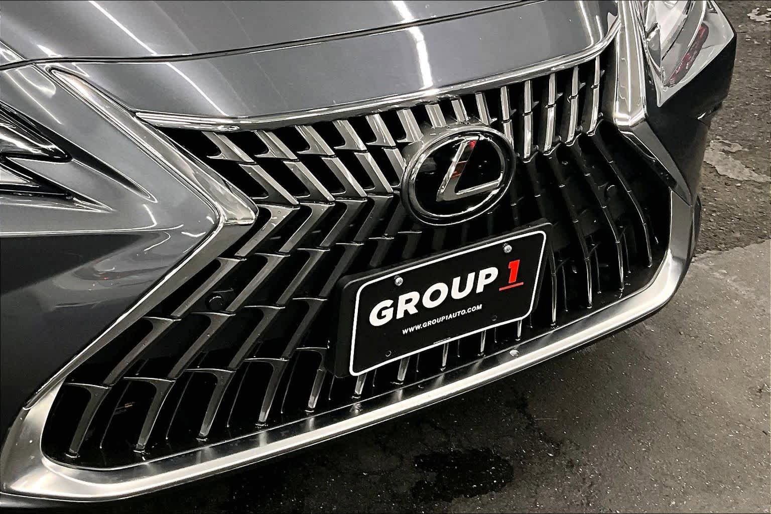 Used 2023 Lexus ES 300h w/ Premium Package FWD image 30