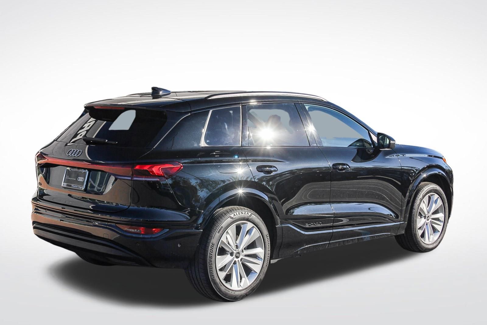 Certified 2025 Audi Q6 e-tron Premium w/ Convenience Package image 11