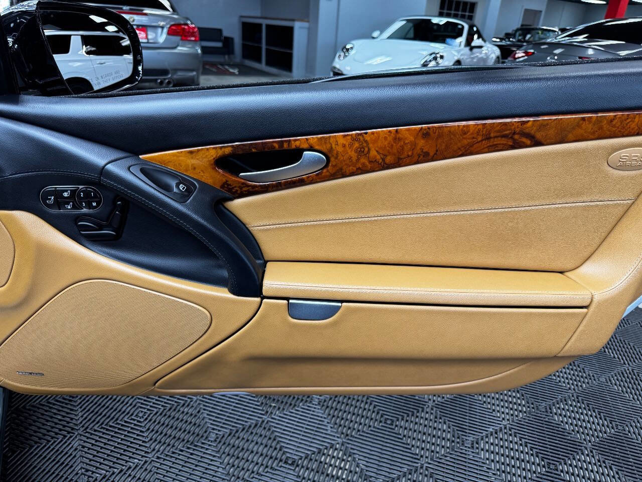 Used 2011 Mercedes-Benz SL 550 image 54