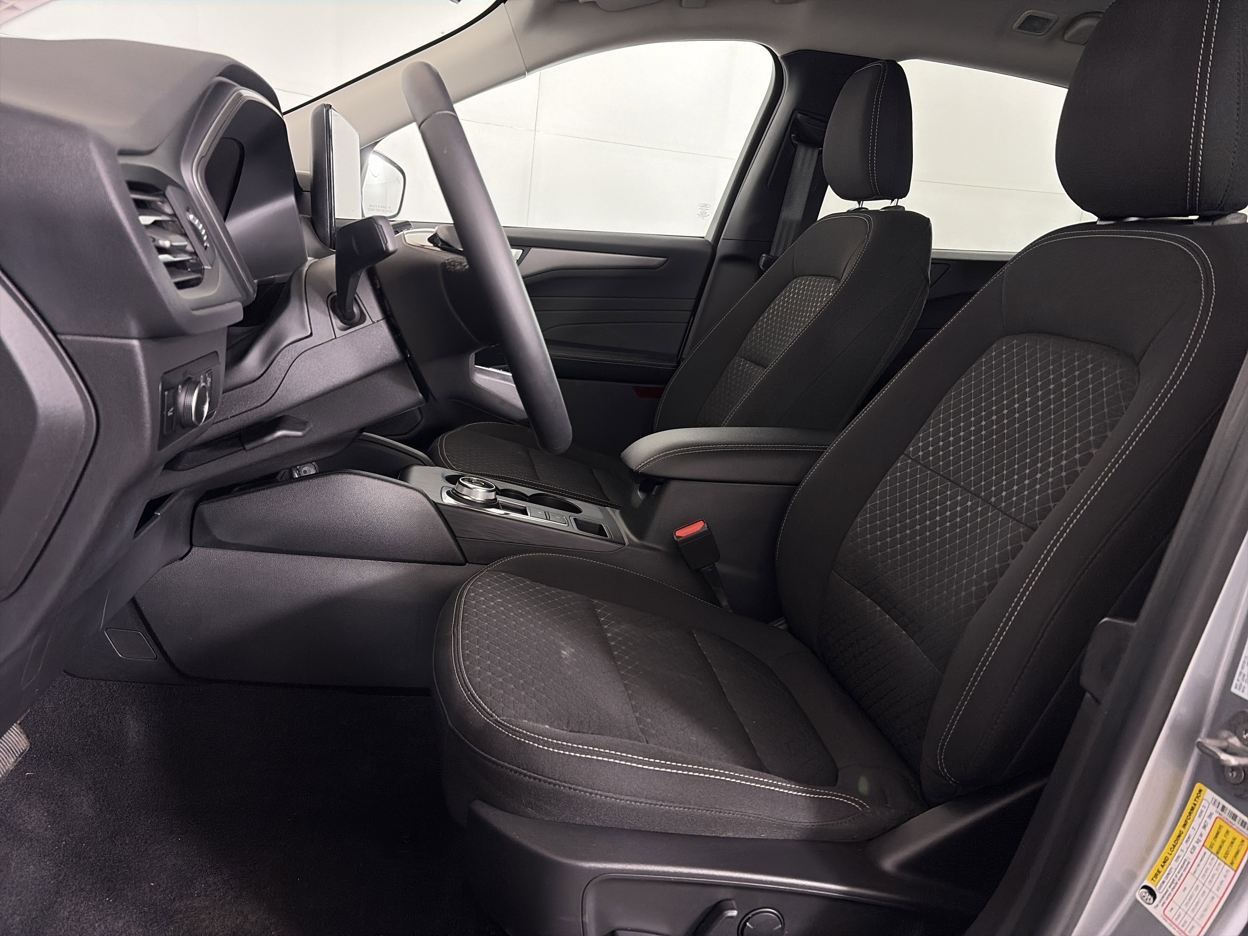 Used 2023 Ford Escape Active w/ Tech Pack #2 AWD/4WD image 6