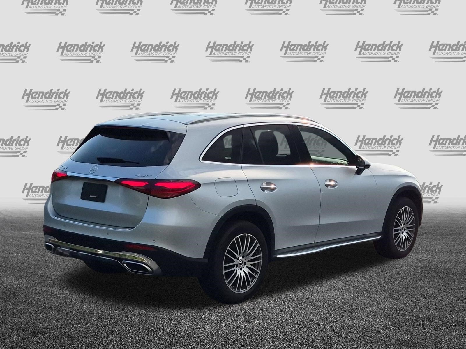Used 2024 Mercedes-Benz GLC 300 4MATIC image 10