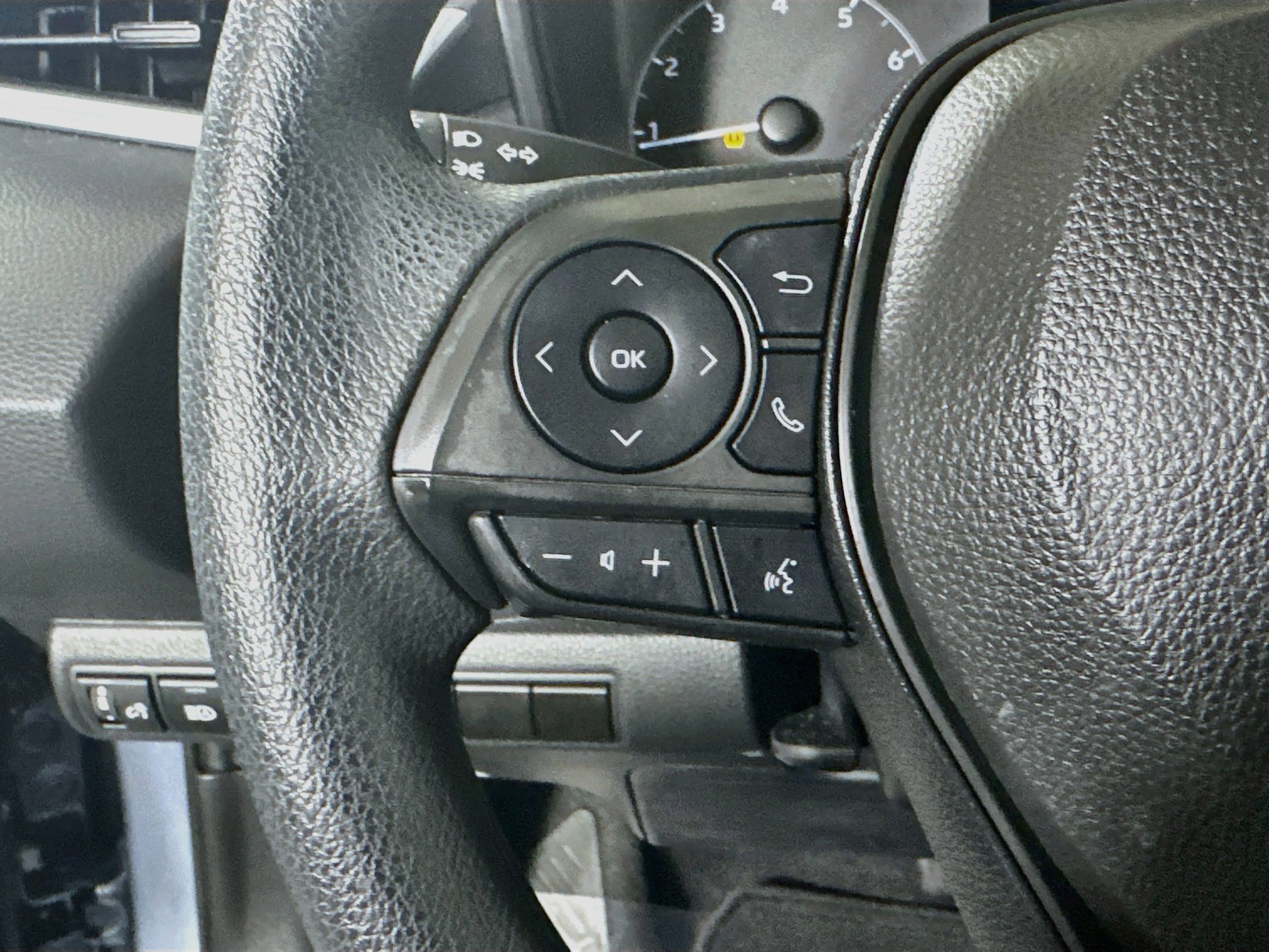 Used 2024 Toyota Corolla LE FWD image 16