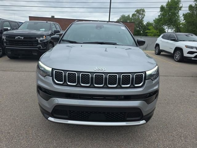 Used 2023 Jeep Compass Limited w/ Elite Group AWD/4WD image 2