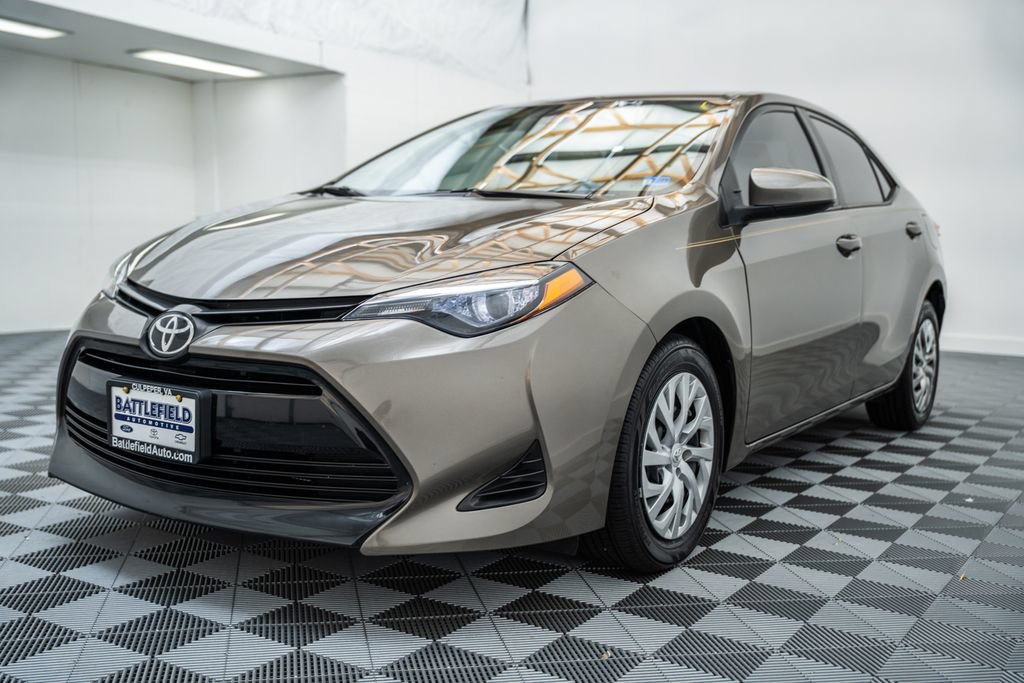 Used 2019 Toyota Corolla LE FWD image 3