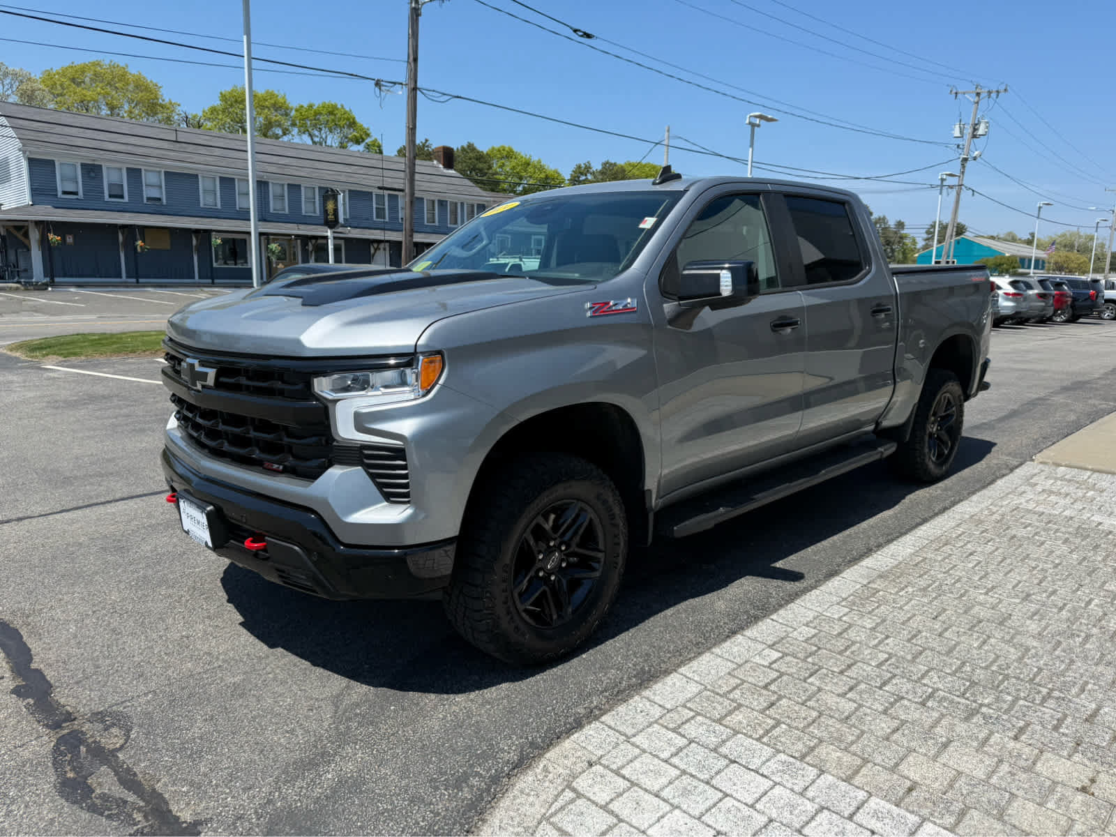 Used 2024 Chevrolet Silverado 1500 LT Trail Boss w/ Convenience Package II AWD/4WD image 4