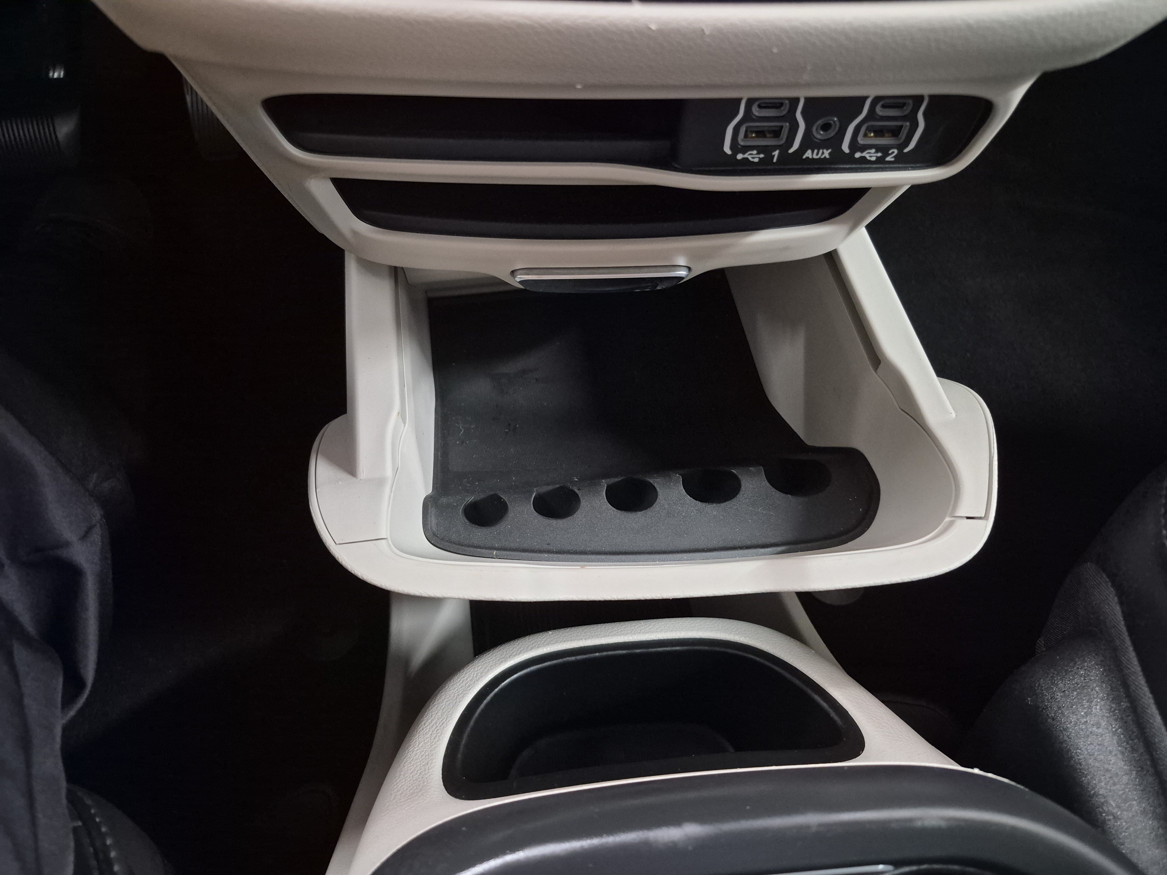 Used 2023 Chrysler Pacifica Touring-L FWD image 30