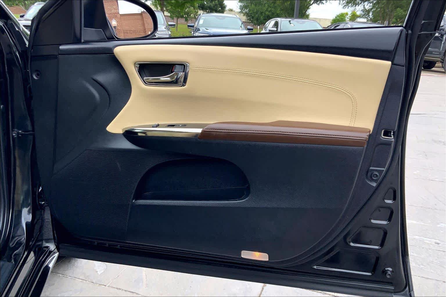 Used 2014 Toyota Avalon XLE Touring FWD image 23
