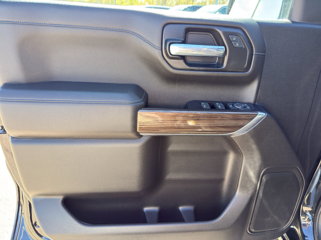 Used 2022 Chevrolet Silverado 1500 RST AWD/4WD image 15